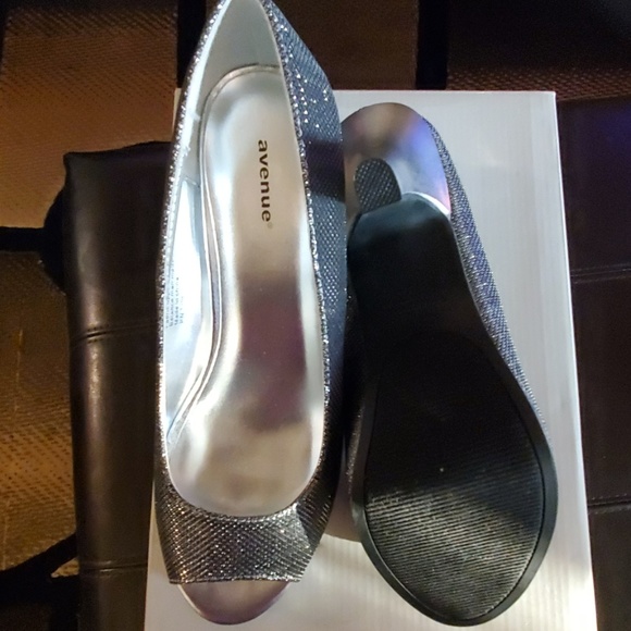 Shoes - Picture 3 of 3